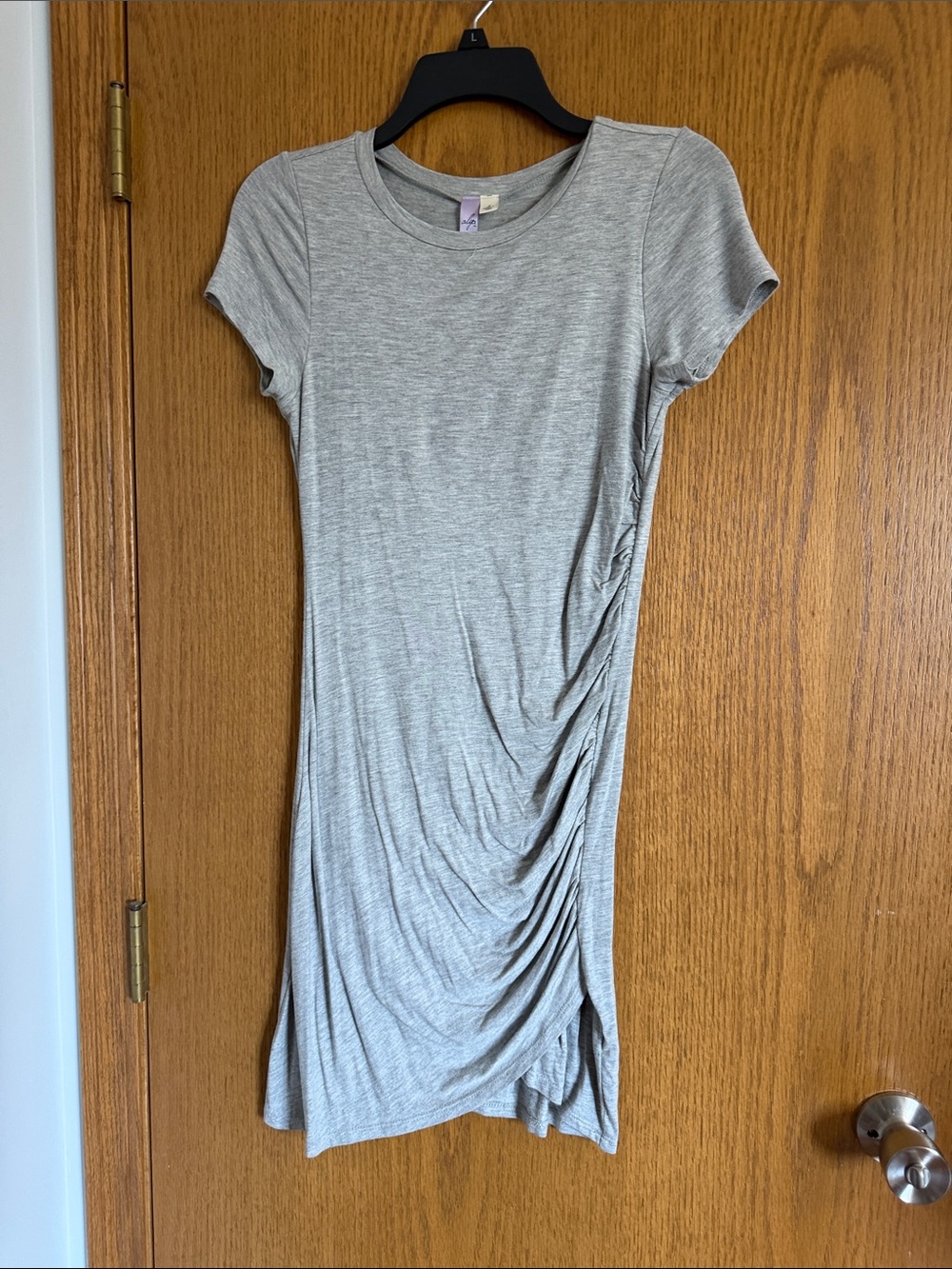 Francesca's Collections Gray Ruched Side Midi Dress